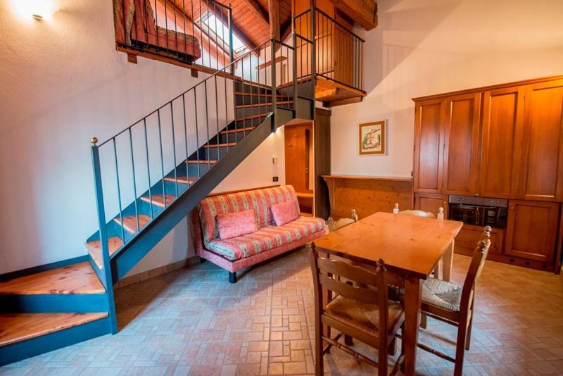 Ristorante Albergo Da Maurizio Cravanzana エクステリア 写真