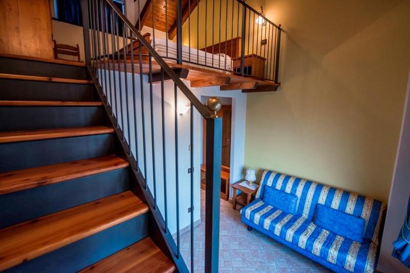 Ristorante Albergo Da Maurizio Cravanzana エクステリア 写真