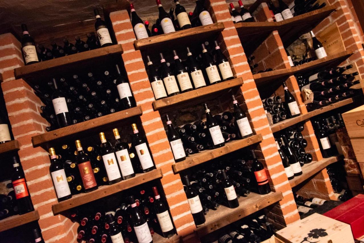 Ristorante Albergo Da Maurizio Cravanzana エクステリア 写真