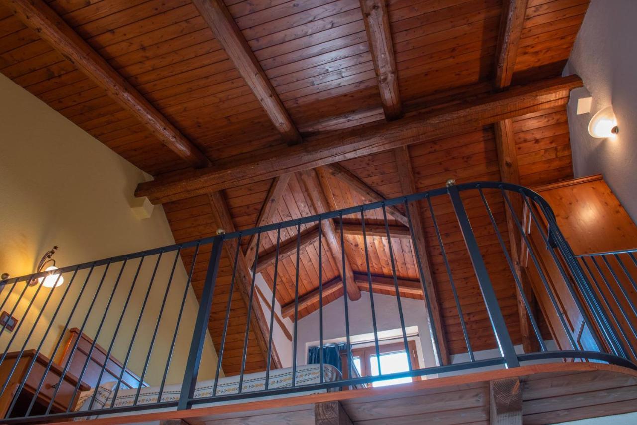 Ristorante Albergo Da Maurizio Cravanzana エクステリア 写真