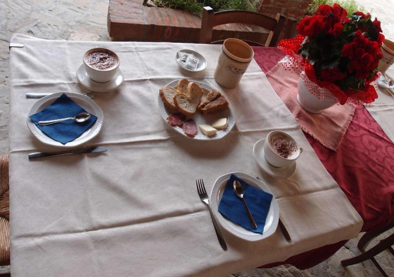 Ristorante Albergo Da Maurizio Cravanzana エクステリア 写真