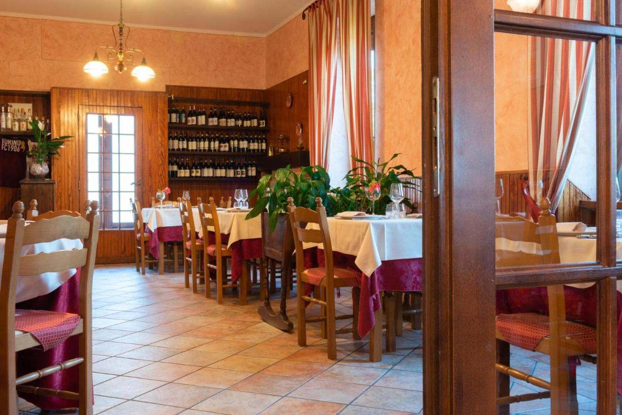 Ristorante Albergo Da Maurizio Cravanzana エクステリア 写真