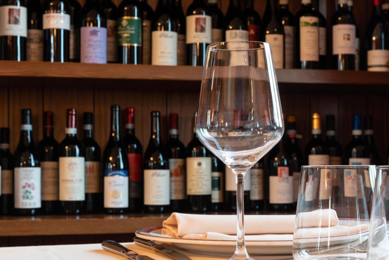Ristorante Albergo Da Maurizio Cravanzana エクステリア 写真